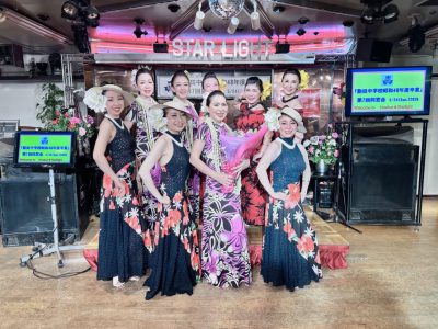 同窓会のパーティーにて♪